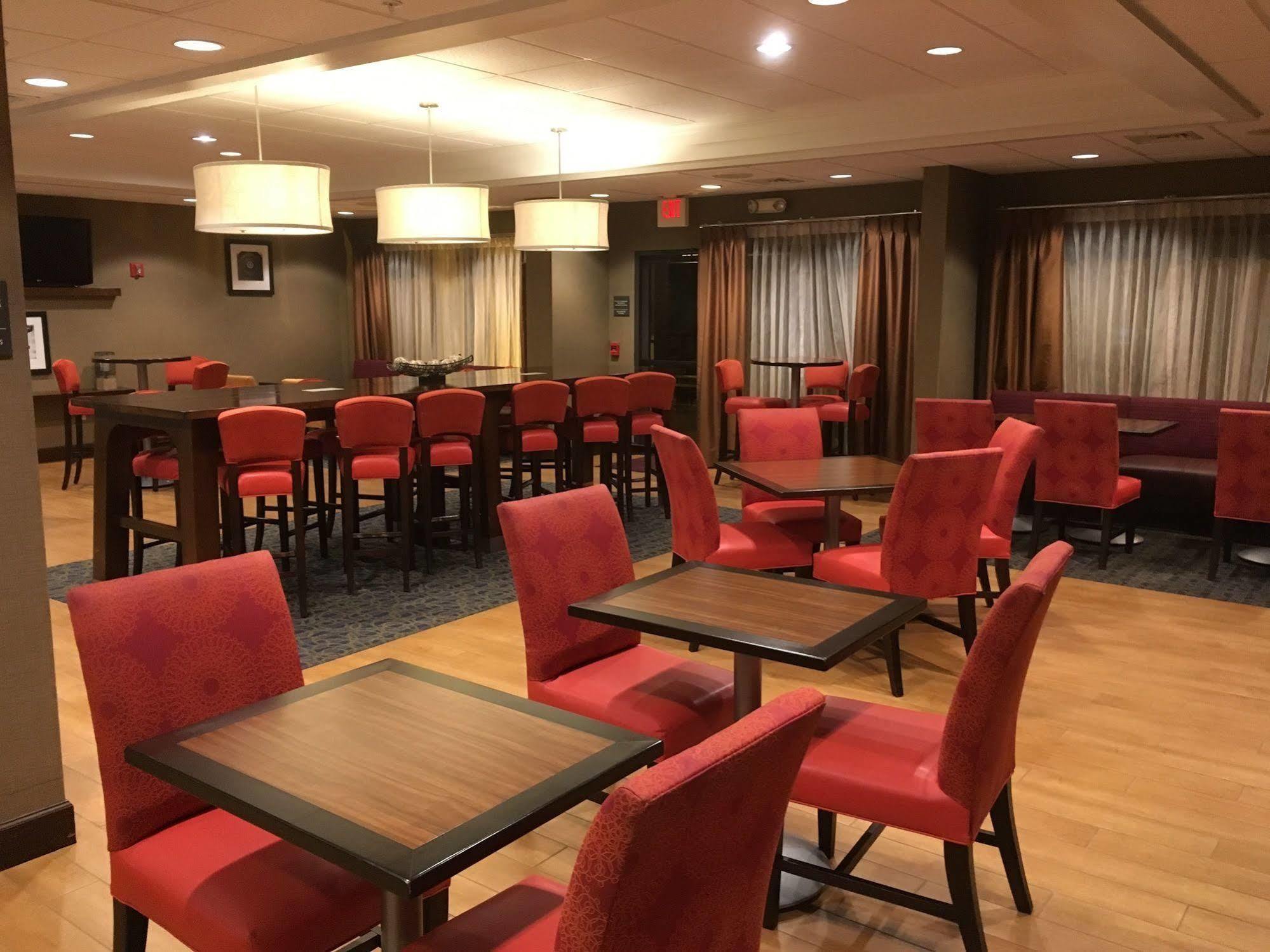 Hampton Inn Bedford Exterior foto